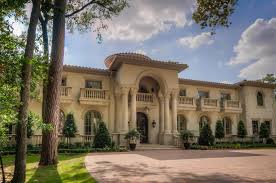 Top Neighborhoods for High-End Homes in 2025